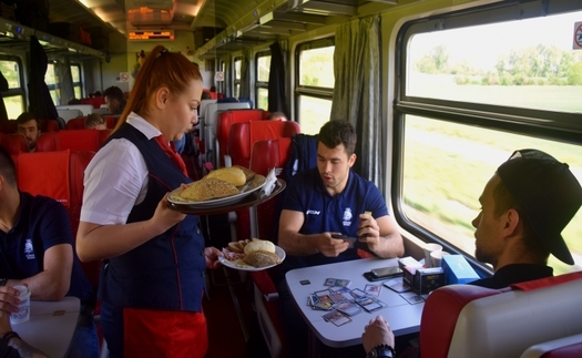 Pobyt v jídelním voze je příjemnou stránkou Vašeho cestování